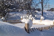 Bauerngarten im Schnee